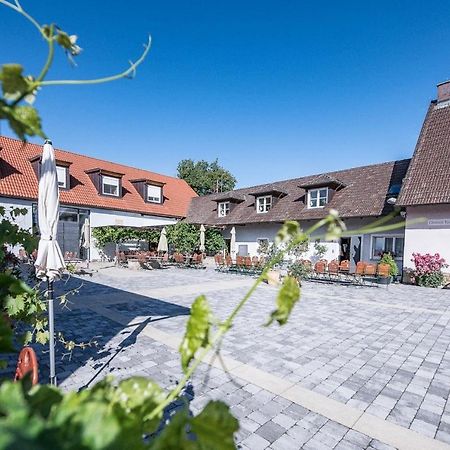 Готель Weingut Kernwein Seinsheim Екстер'єр фото